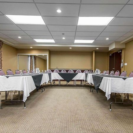 Quality Inn & Suites Bay Front Су Сент Мари Екстериор снимка