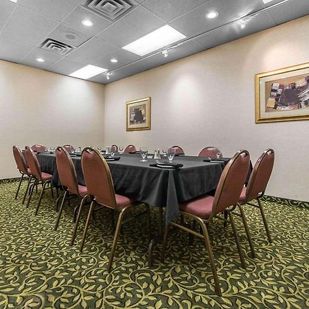 Quality Inn & Suites Bay Front Су Сент Мари Екстериор снимка