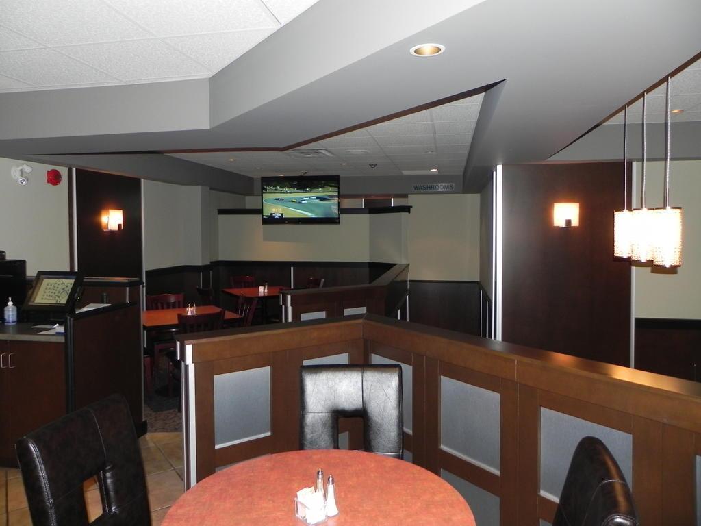 Quality Inn & Suites Bay Front Су Сент Мари Екстериор снимка