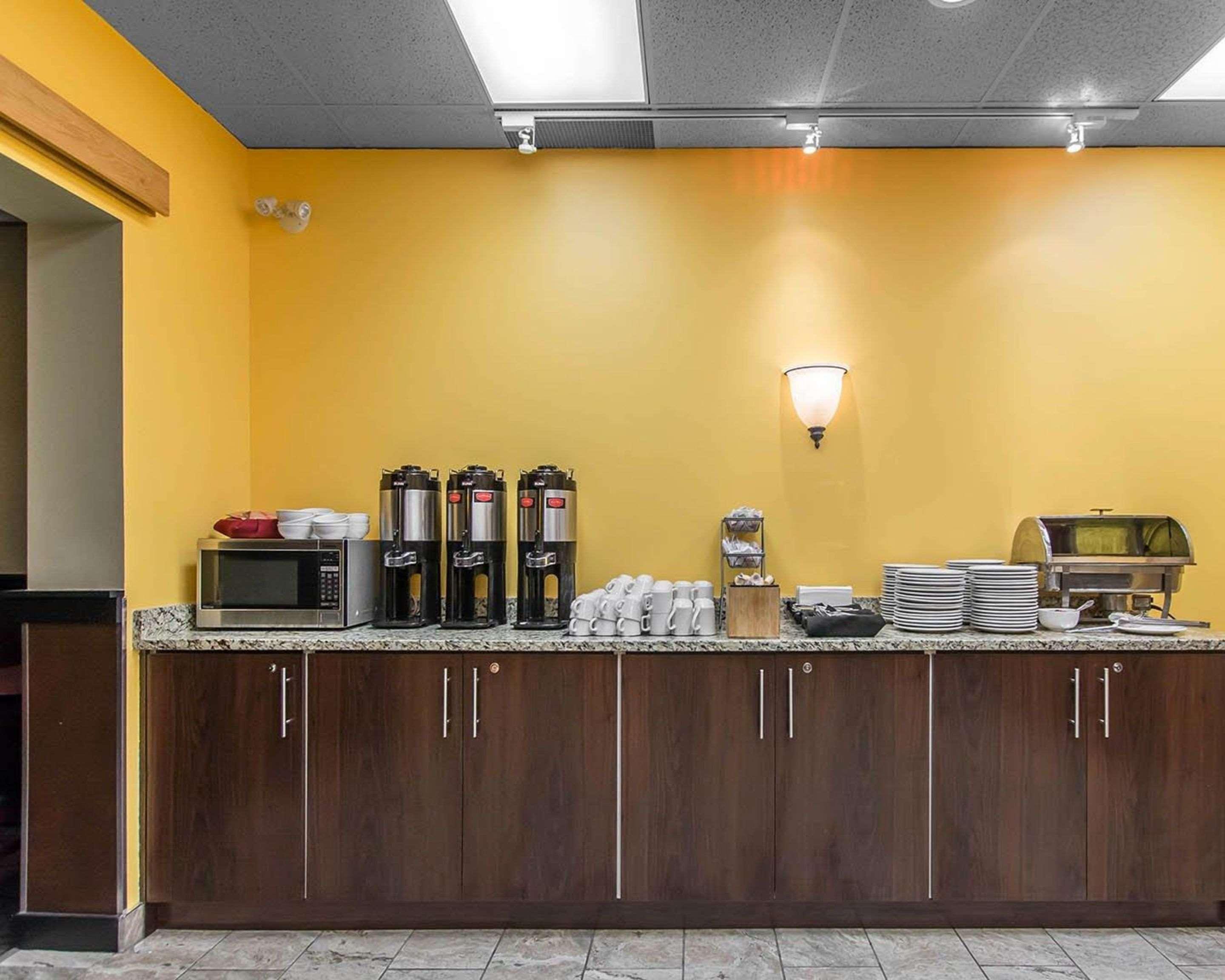 Quality Inn & Suites Bay Front Су Сент Мари Екстериор снимка