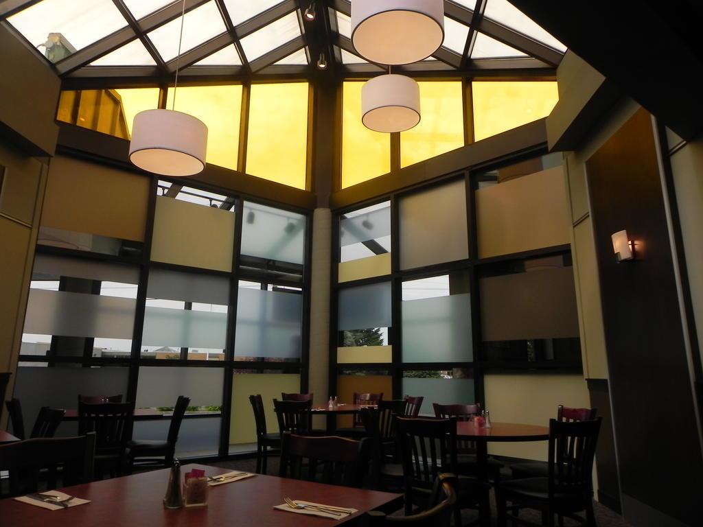 Quality Inn & Suites Bay Front Су Сент Мари Екстериор снимка
