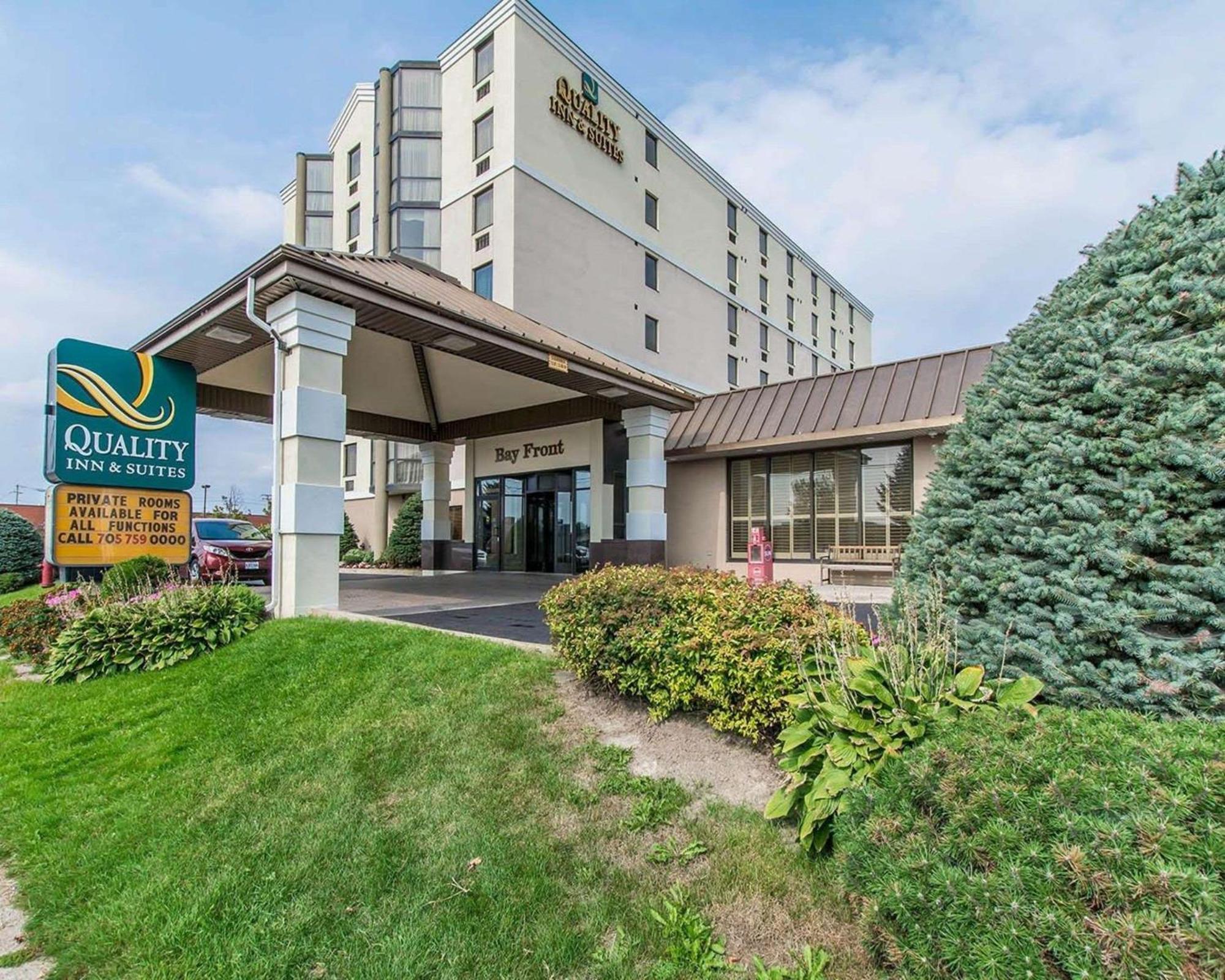 Quality Inn & Suites Bay Front Су Сент Мари Екстериор снимка