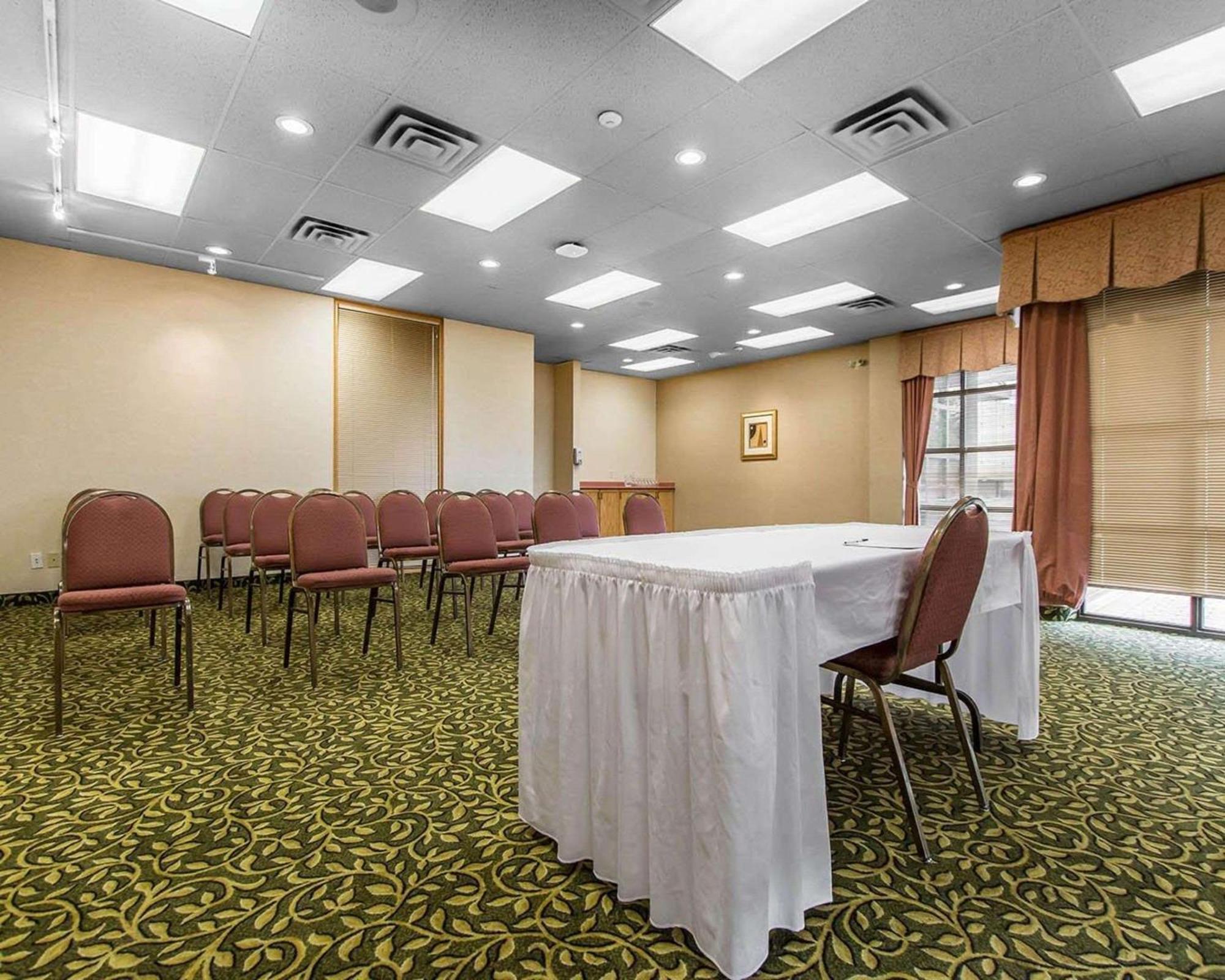 Quality Inn & Suites Bay Front Су Сент Мари Екстериор снимка