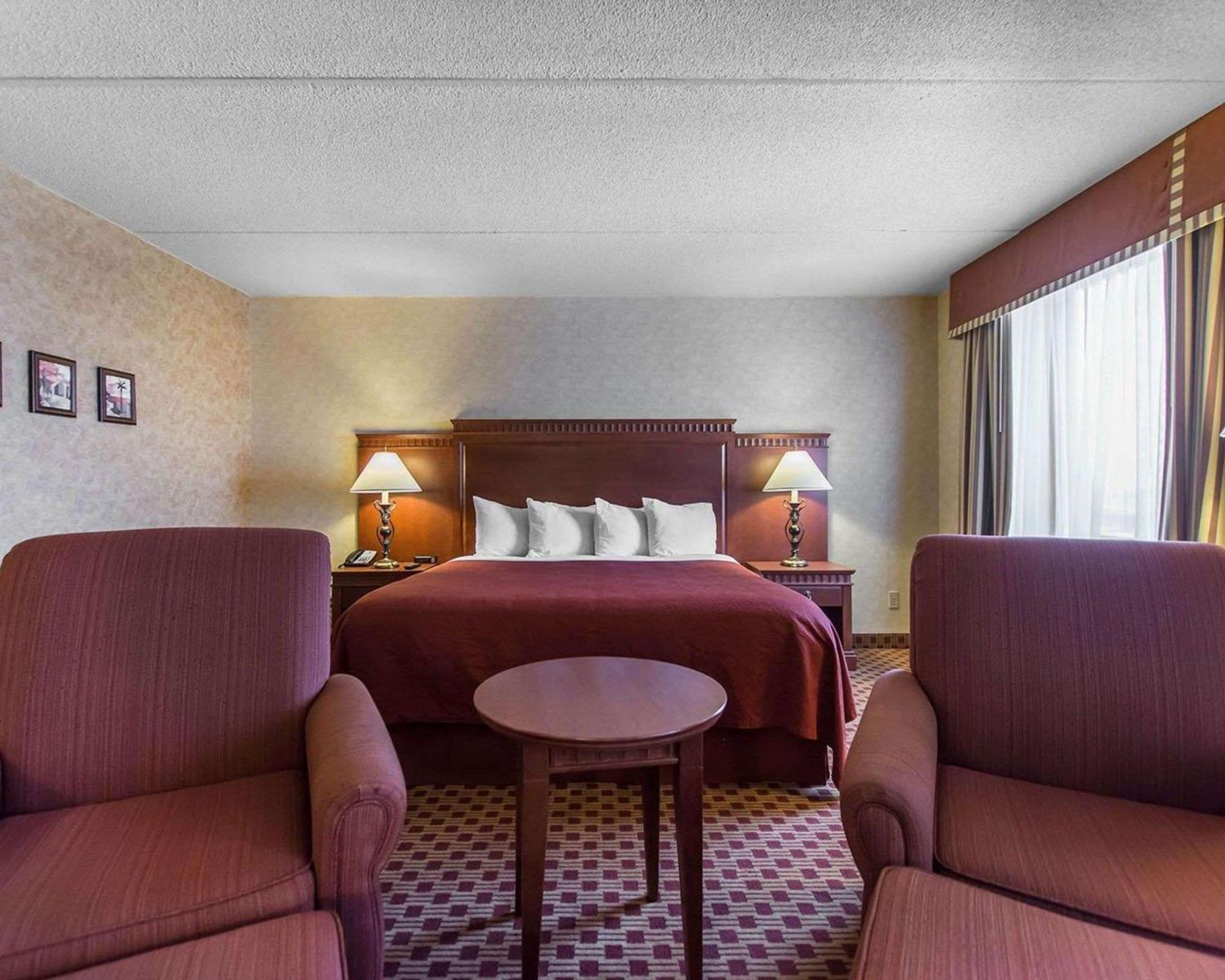 Quality Inn & Suites Bay Front Су Сент Мари Екстериор снимка