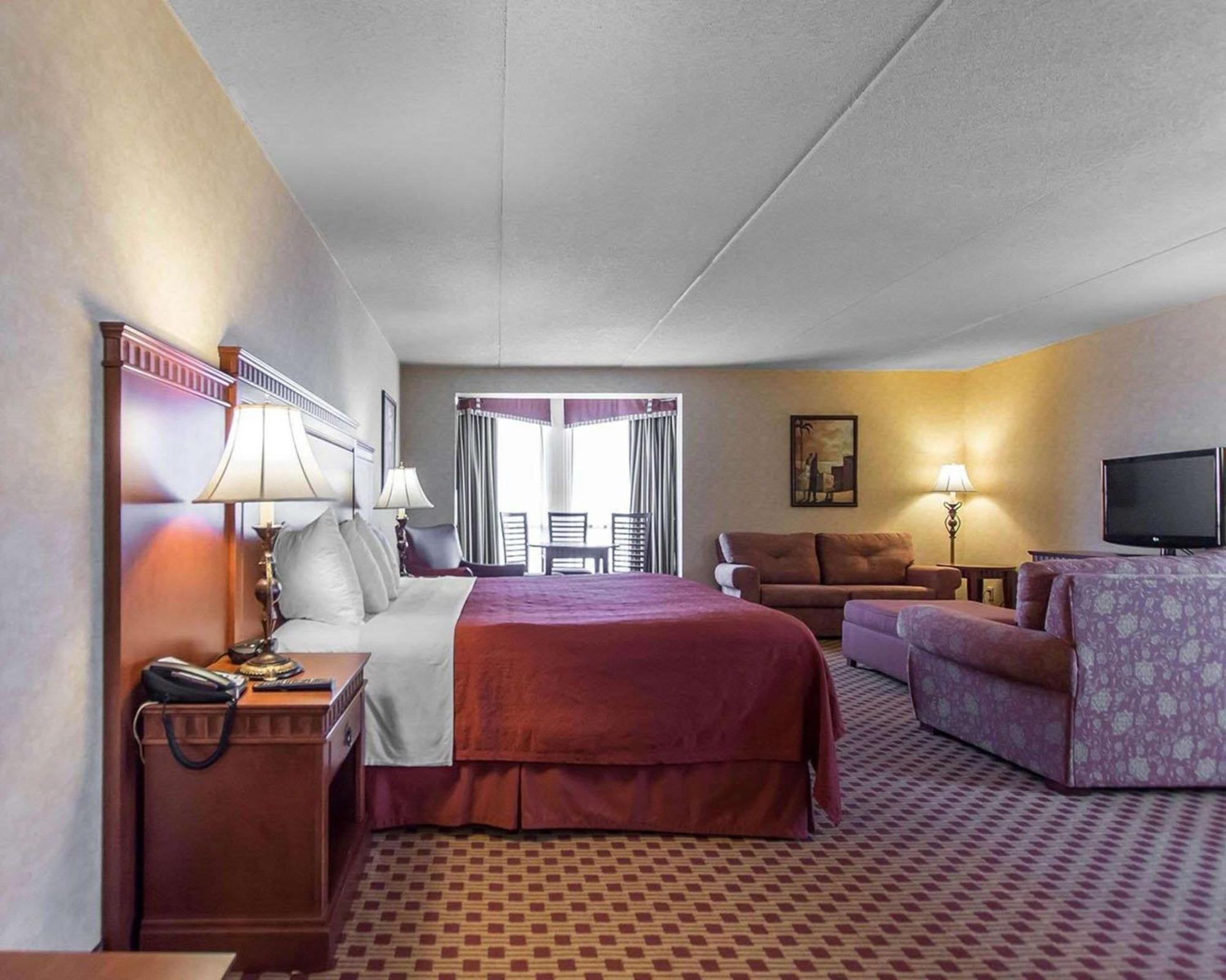 Quality Inn & Suites Bay Front Су Сент Мари Екстериор снимка