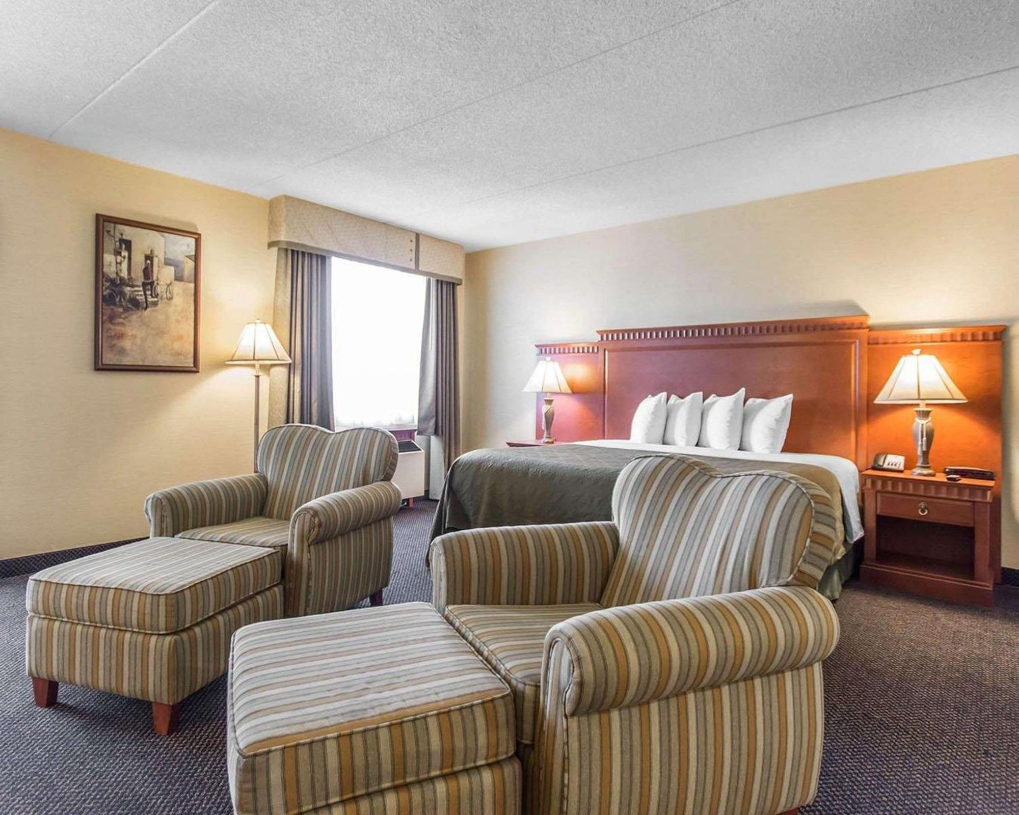 Quality Inn & Suites Bay Front Су Сент Мари Екстериор снимка