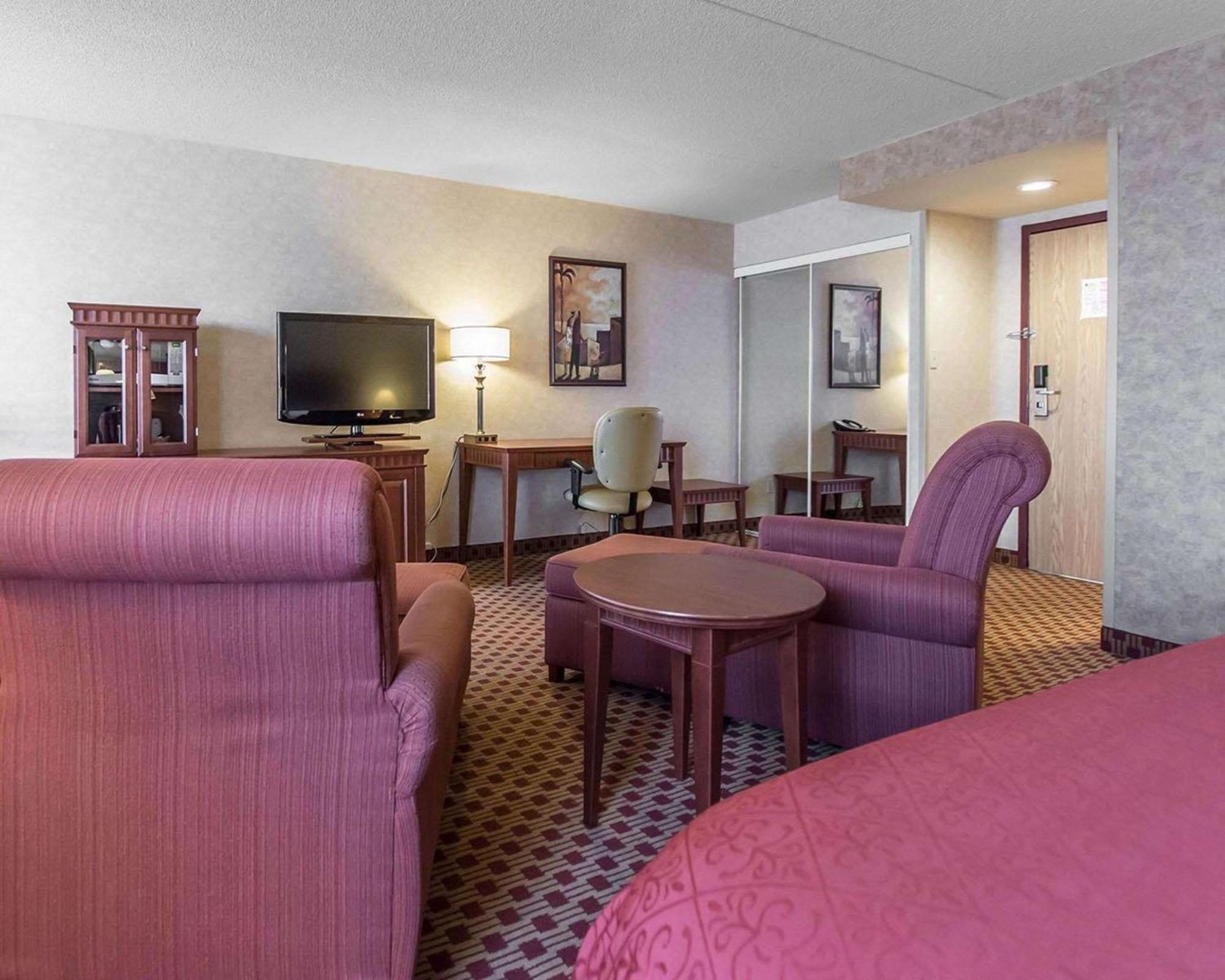 Quality Inn & Suites Bay Front Су Сент Мари Екстериор снимка