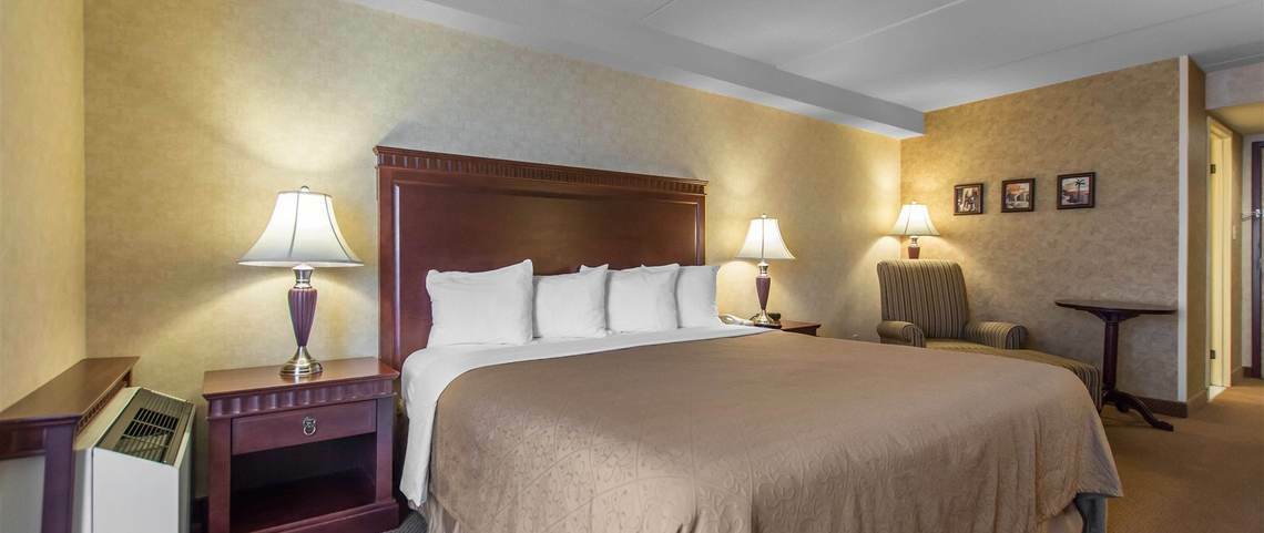 Quality Inn & Suites Bay Front Су Сент Мари Екстериор снимка