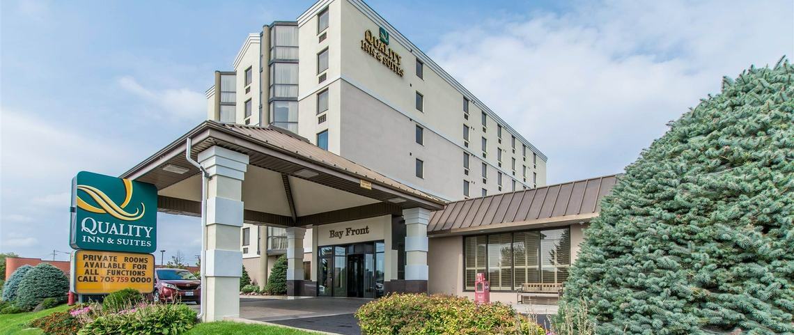 Quality Inn & Suites Bay Front Су Сент Мари Екстериор снимка